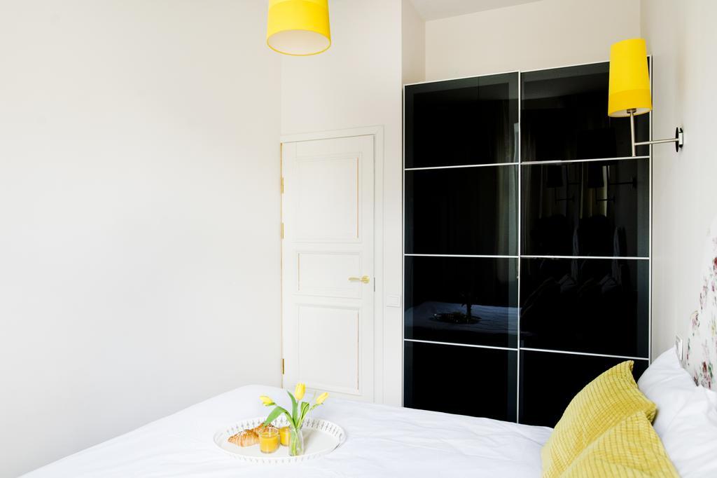 Bright Apartment In Old Town By Urban Rent Vilnius Kültér fotó